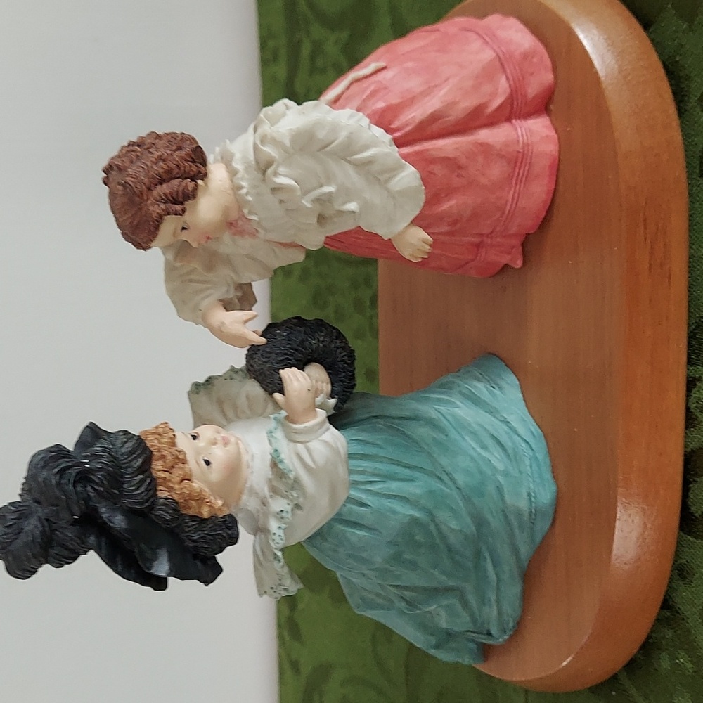 Vintage Collectable Figurine